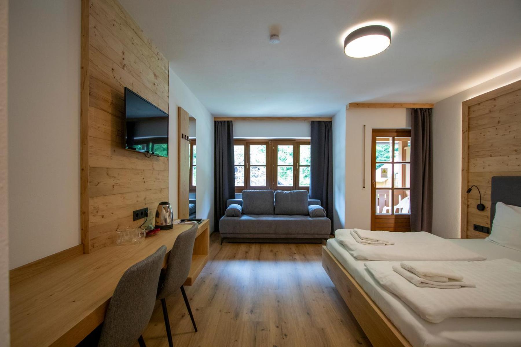 Sporthotel Dachstein West 애나버그임라메탈 외부 사진